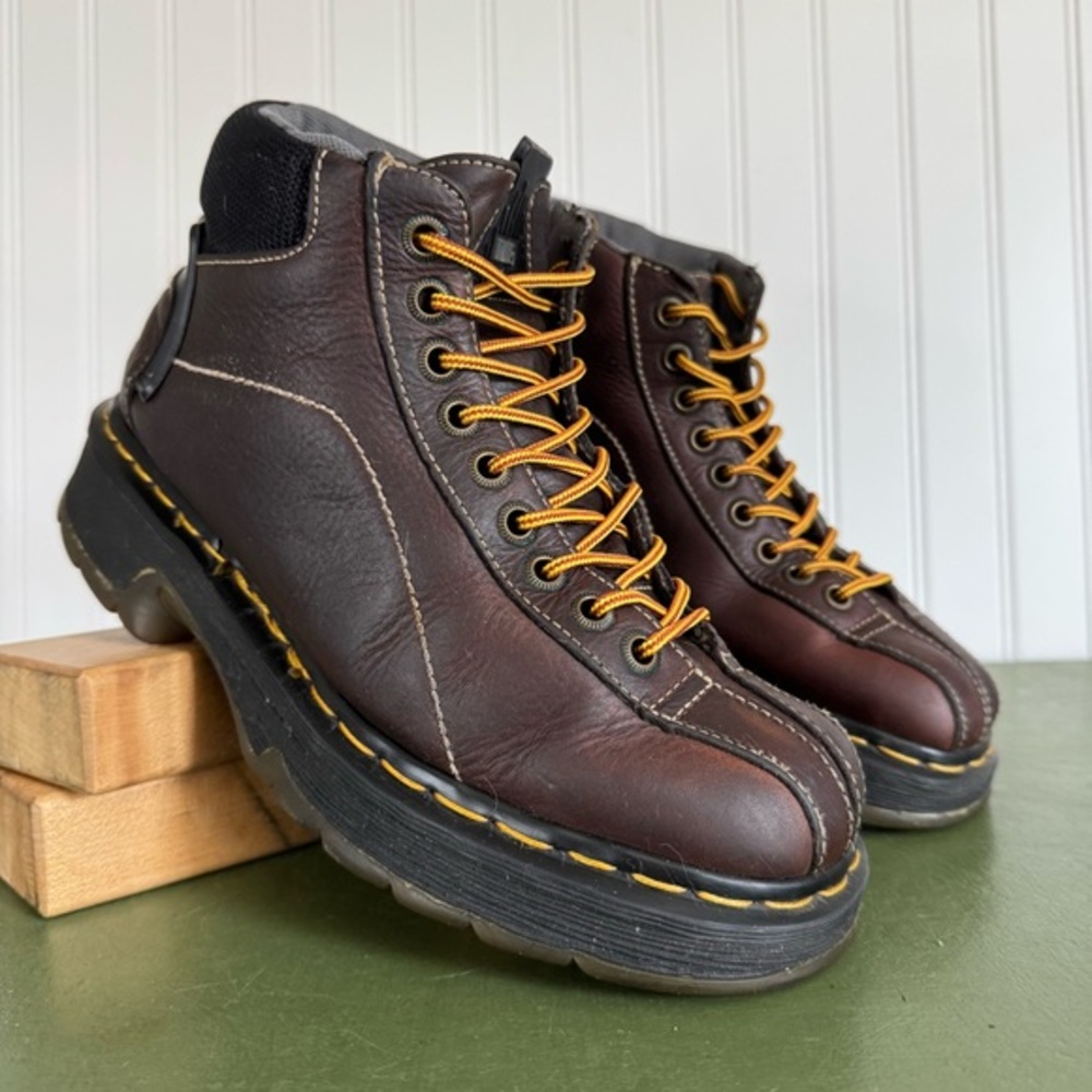 Dr Martens Unisex Heavy Sole 9-Eyelet Lace Front Boots in Dark Brown Leather